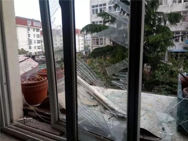 突發(fā)！青島一居民樓發(fā)生爆燃！已造1人死亡，7人受傷！3公里外有震感…